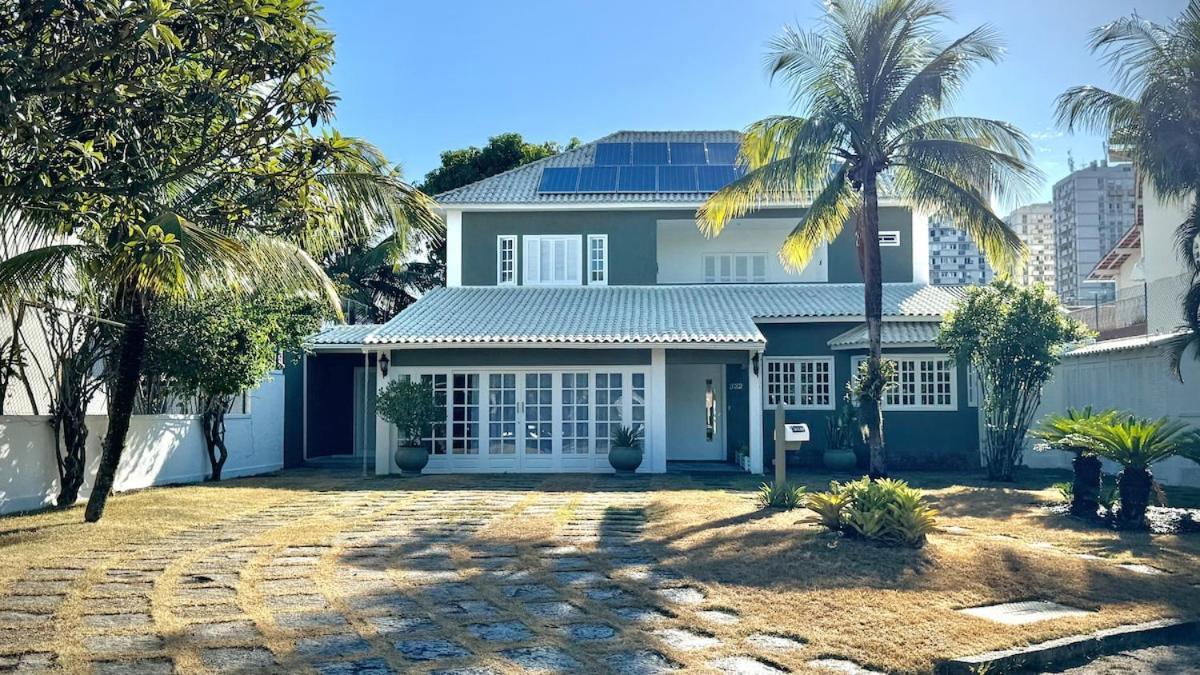 An Elegant And Comfortable Oasis Holiday home *